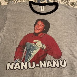 Robin Williams “Mork and Mindy” Nanu Nanu Tshirt (L) light grey with black trim